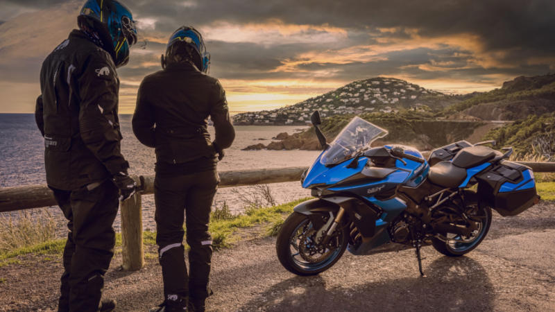 Suzuki GSX-S1000GT'nin fiyatı açıklandı_arabazzi.com