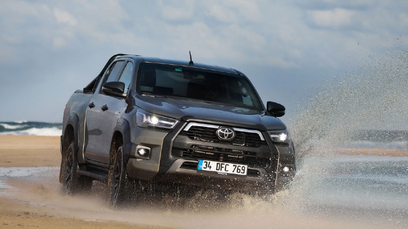 Toyota Hilux 2021 4x4 pick-up_arabazzi.com