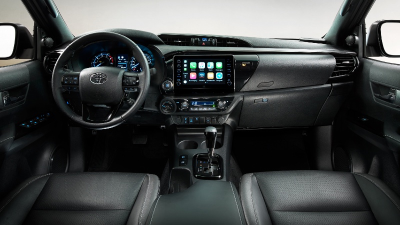 Yeni Toyota Hilux zengin bir standart donanıma sahip_arabazzi.com