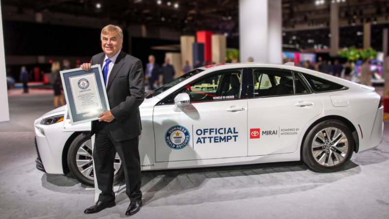 Toyota Mirai 1.360 m menzille rekor kırdı_arabazzi