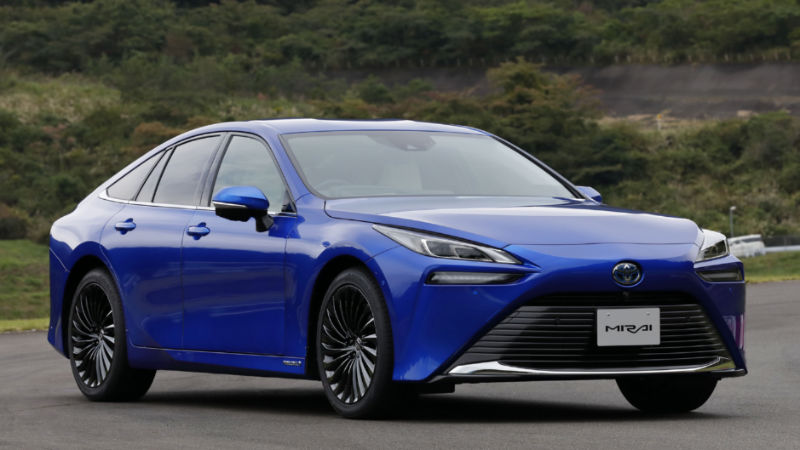 Toyota Mirai 0 emisyonla yetinmeyip havayı temizliyor_arabazzi.com