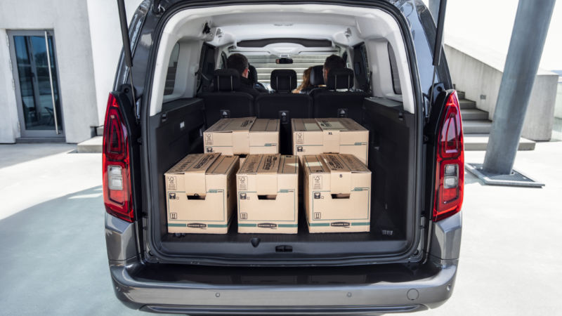 Toyota Proace meksimum 3.500 lt bagaja sahip