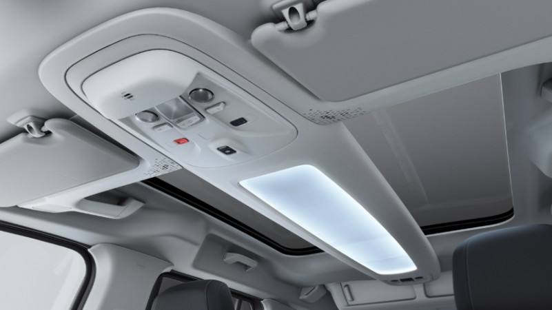 Toyota Proace ve panoramik cam tavanı