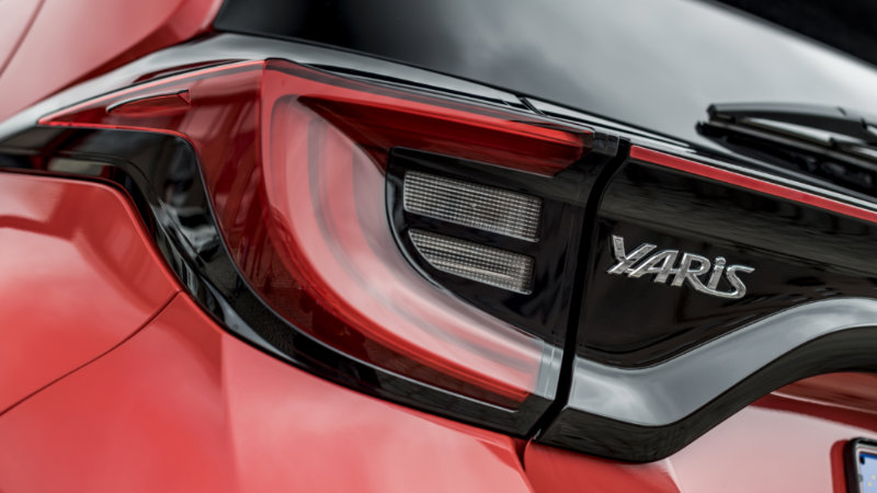 Yeni Toyota Yaris küçük ama seksi...arabazzi.com