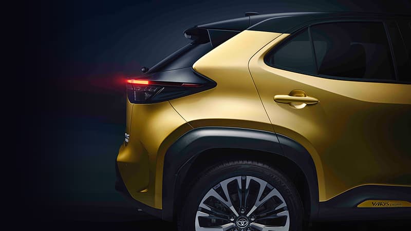 Yaris Cross'un arkası önden başarılı desek?