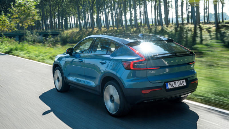 Volvo C40 recharge sürüş özellikleri... arabazzi.com