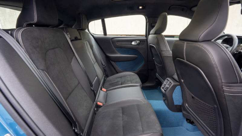 Volvo C40 Recharge'ın iç hacmi nasıl?.. arabazzi.com