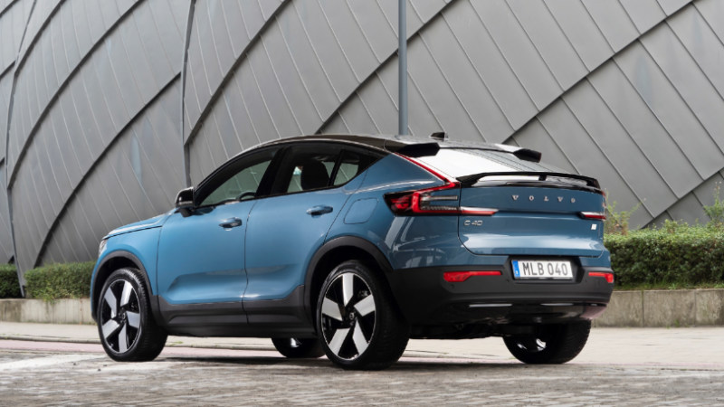 Volvo C40 bir coupe_SUV