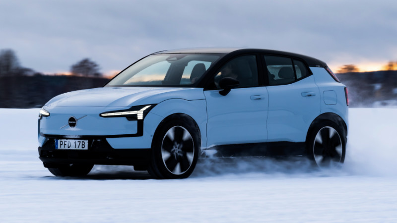 Volvo EX30 inceleme ve yorumları arabazzi.com'da