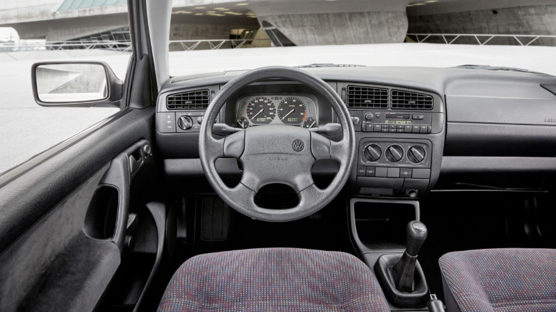 VW Golf 3 kokpit