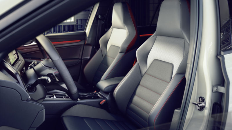 VW Golf Clubsport ve özel premium spor koltukları_arabazzi.com