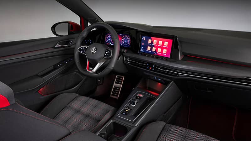 VW Golf GTI 2020 kokpit