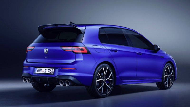 Yeni VW Golf R Drift moduyla çılgınlaşmaya da izin veriyor_arabazzi.com