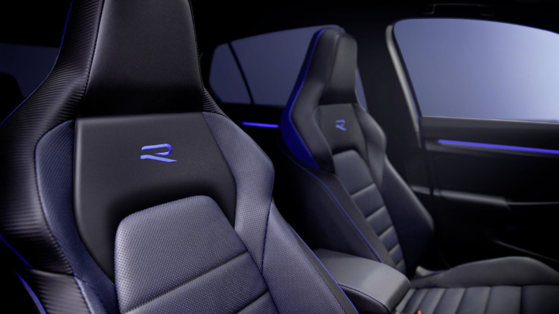 Golf R 2020'nin özel Nappa deri Sport koltukları_arabazzi.com