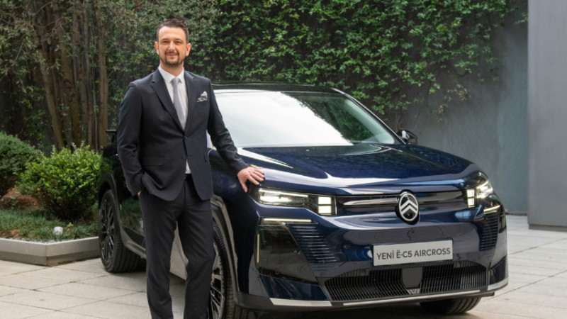 Citroen Türkiye Marka Direktönü Bora Duran ve yeni Citroen C5 Aircross