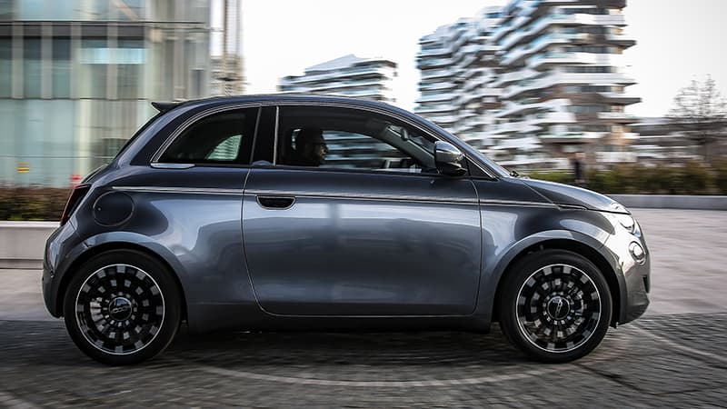 Yeni Fiat 500 elektrikli ve daha geniş hacimli
