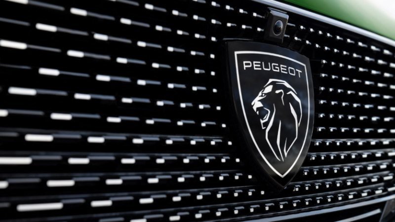 Yeni Peugeot 308, yeni logo...